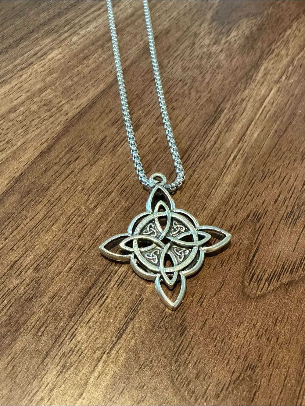 Celtic Knot Pendant Necklace in Silver Tone - Women's Fashion Jewelry